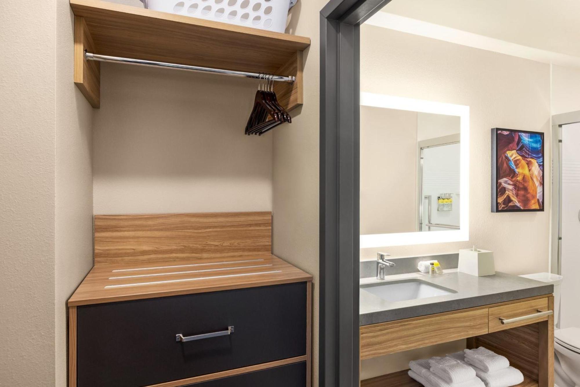 Candlewood Suites Miami - Doral By Ihg Tamiami Exterior foto