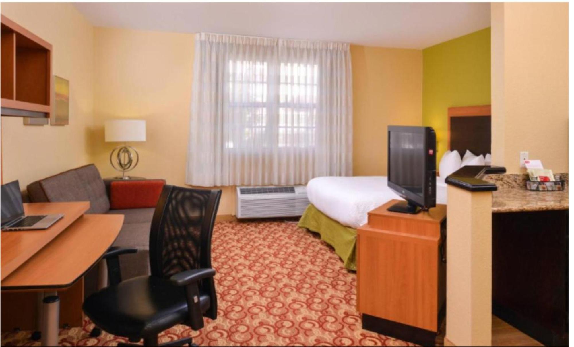Candlewood Suites Miami - Doral By Ihg Tamiami Exterior foto
